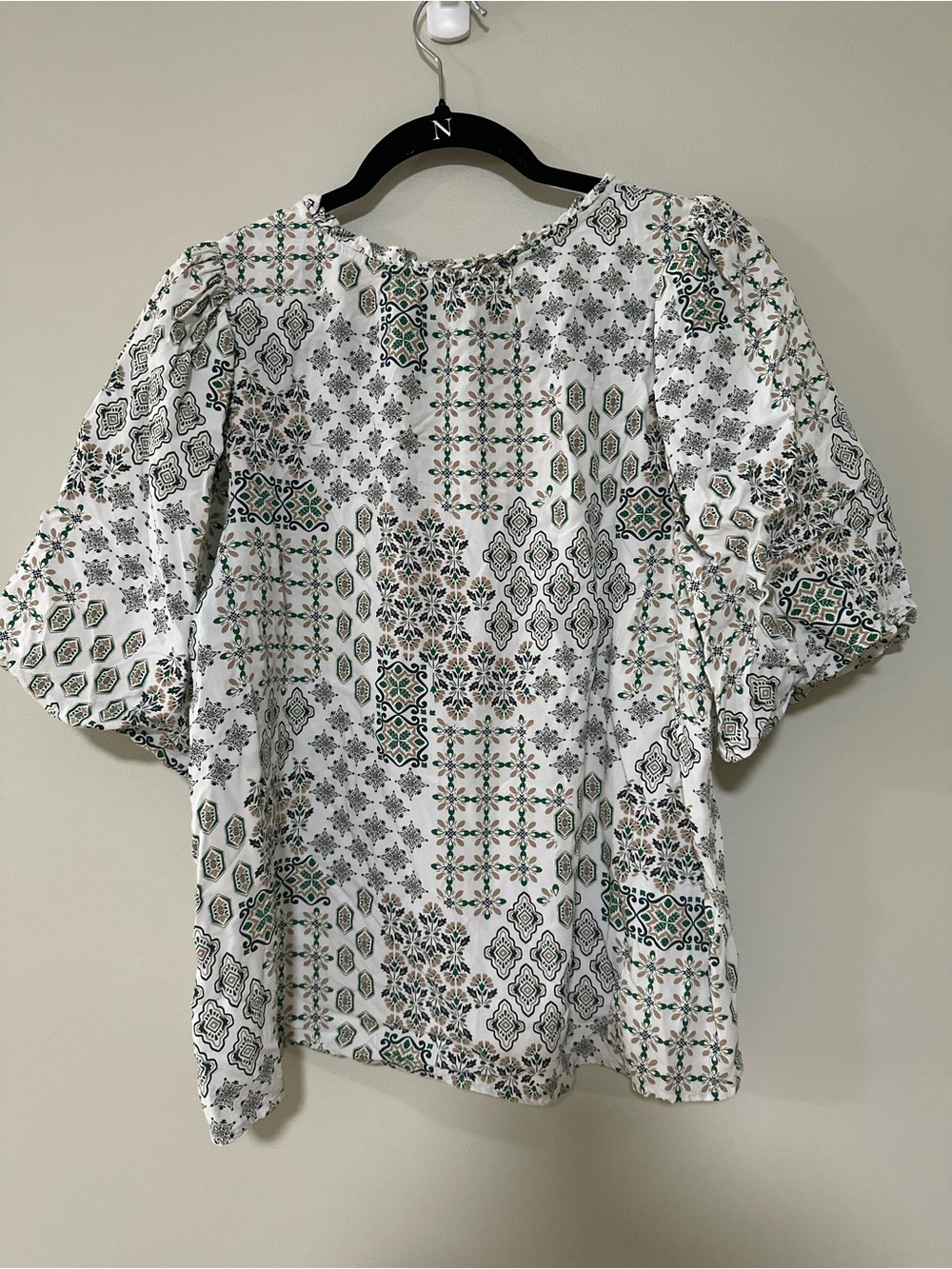 LOFT size L White Blouse with Green and Tan Geometric Print - Picture 7 of 7